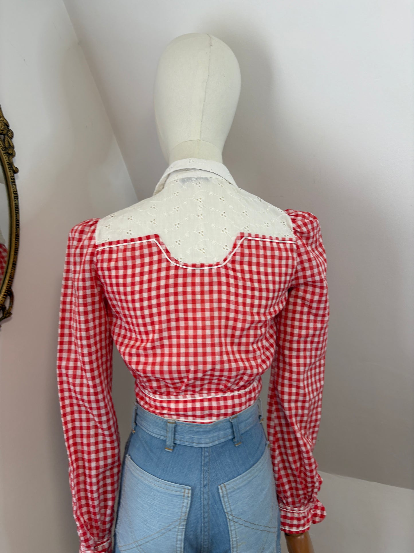 1960s Beagle Collar Gingham Top