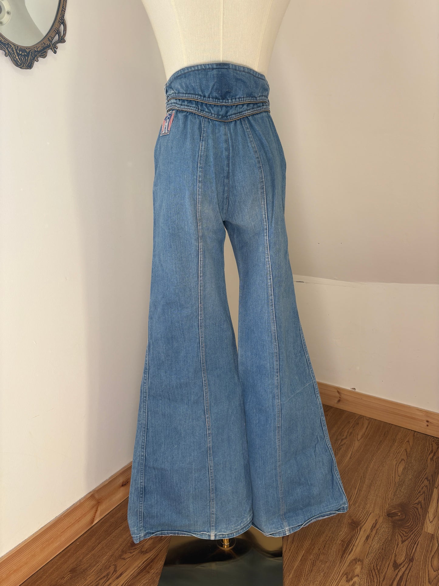 1970’s Light Wash Flares Jeans