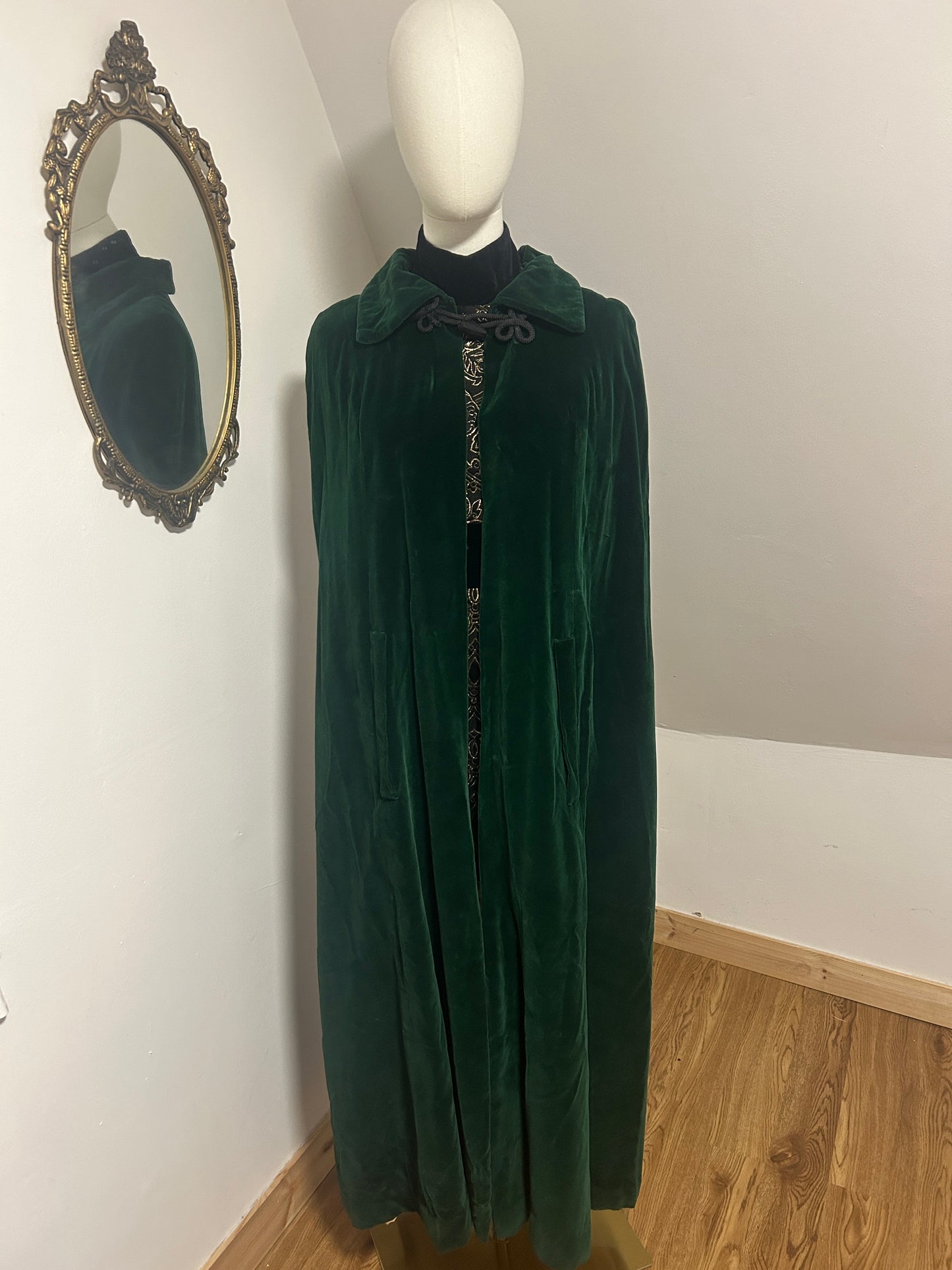 1970s ‘Quad’ Cape in Emerald Green