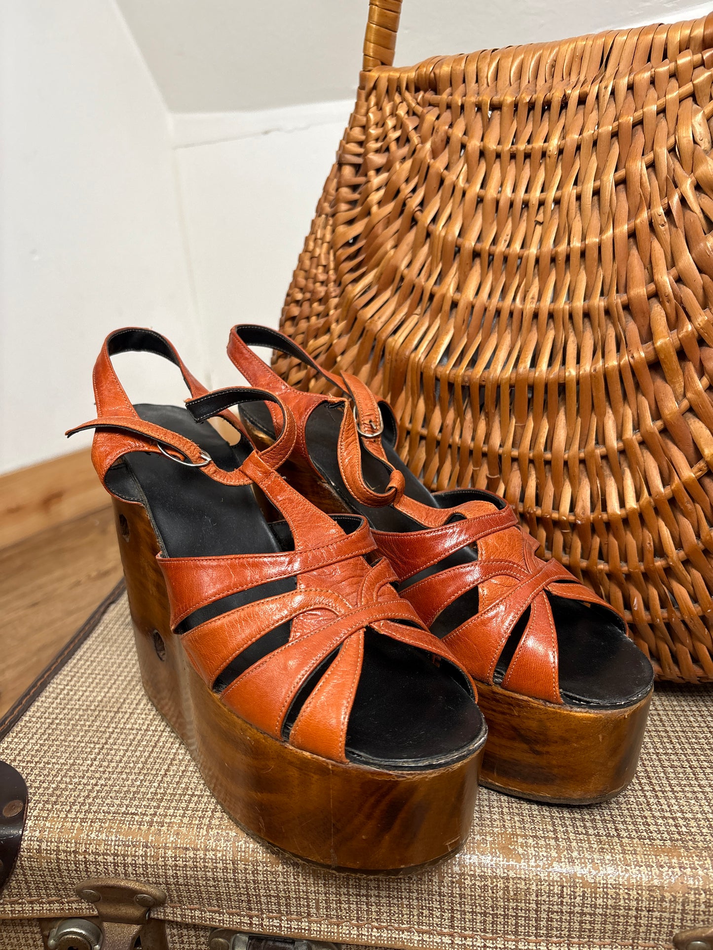 1970s Leather Platform Sandals