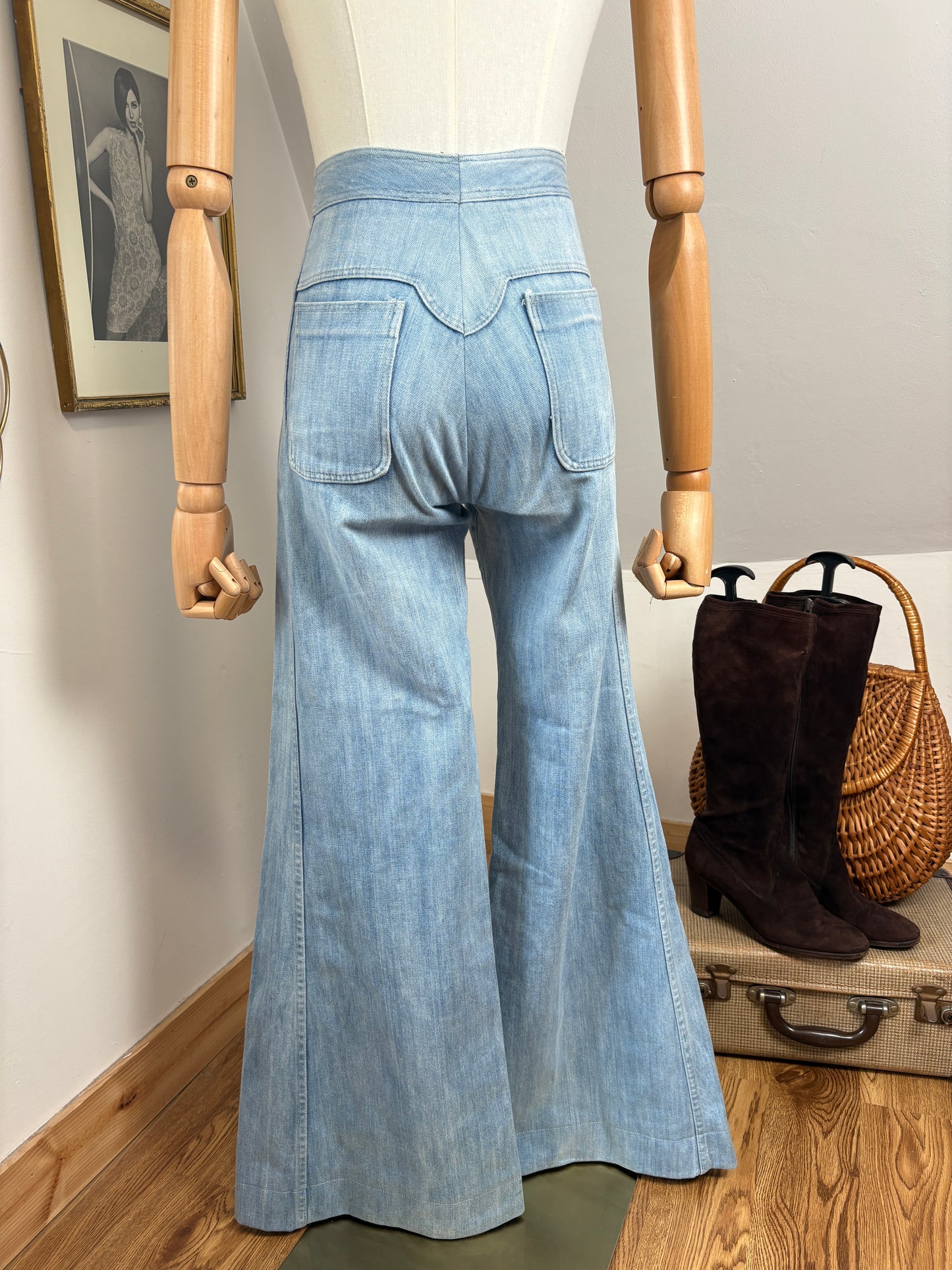 1970s Light Wash Bellbottom Jeans