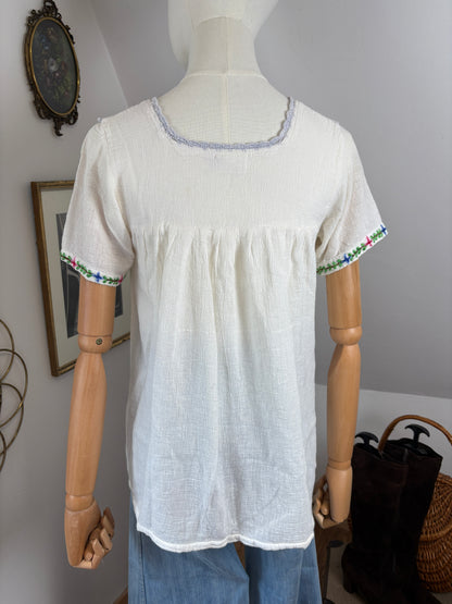 1970s Cheesecloth Embroidered Top