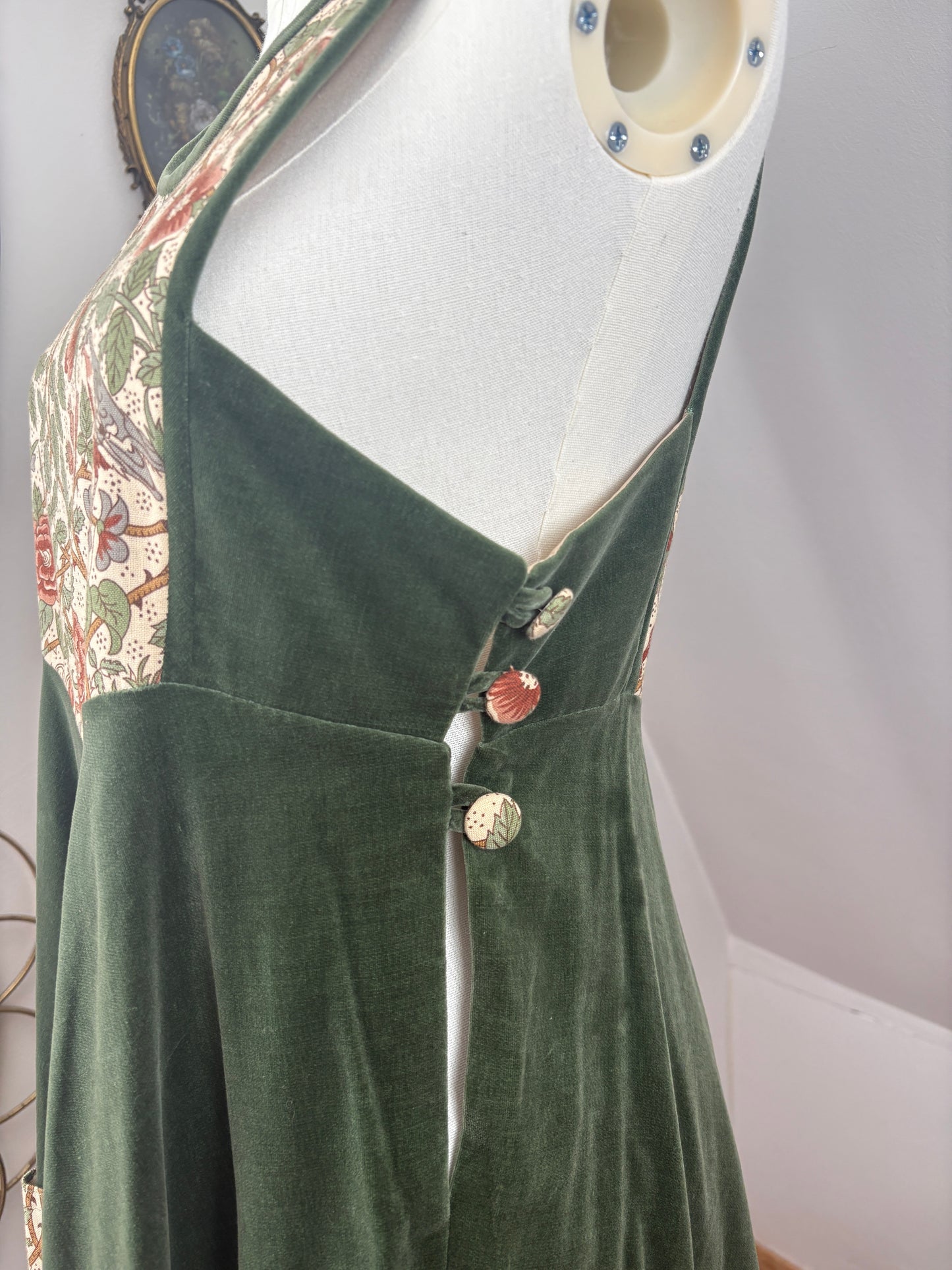 1970s ‘Anna Belinda’ Green Pinafore
