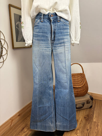 1970s Light Wash Levis Flares