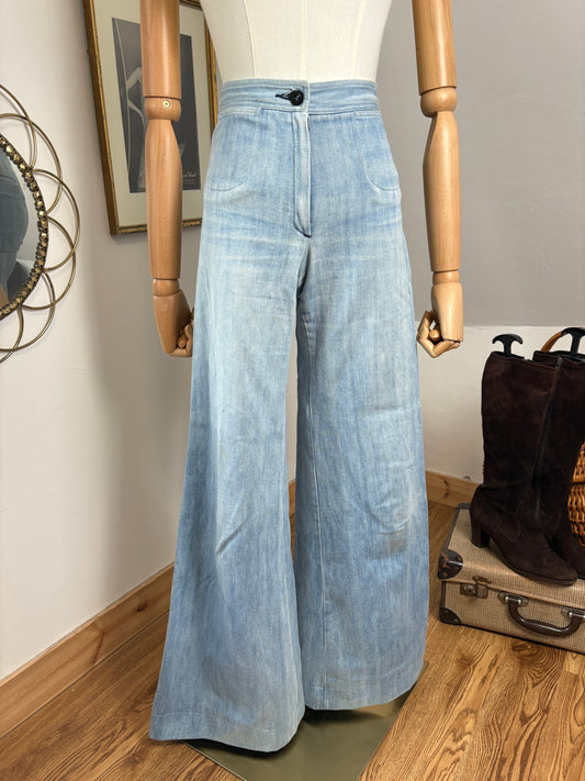 1970s Light Wash Bellbottom Jeans
