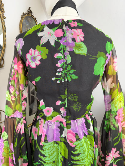 1970s Witchy Floral Sleeve Dress