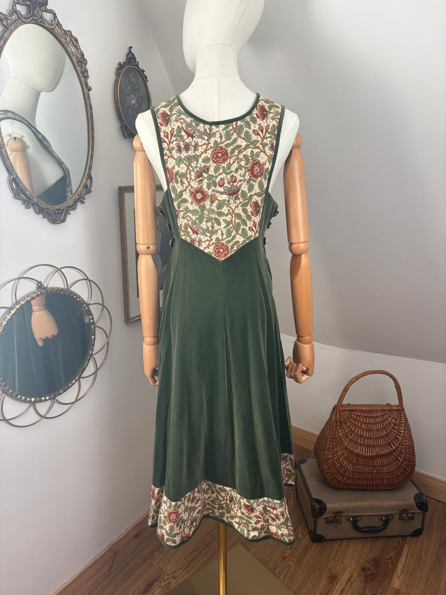 1970s ‘Anna Belinda’ Green Pinafore
